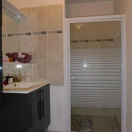 House For 6 Persons In